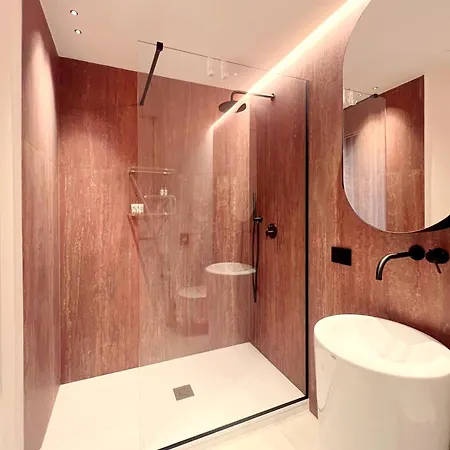 Luxury تْشيفالو