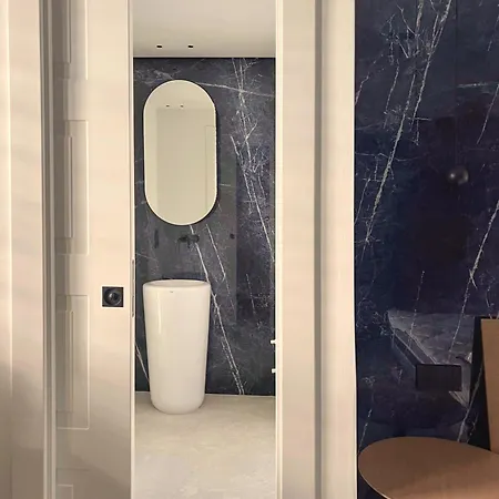 Luxury تْشيفالو