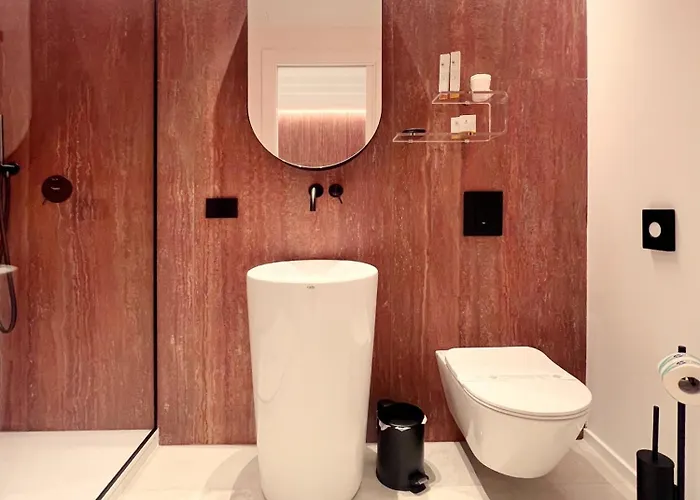 Luxury 招待所 切法卢