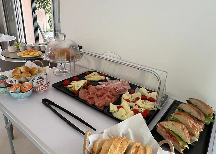 招待所 Luxury 切法卢