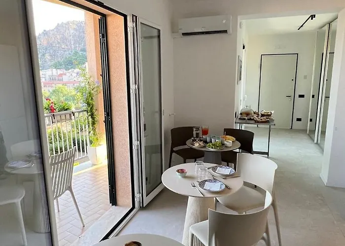 Luxury 4* צ'פאלו