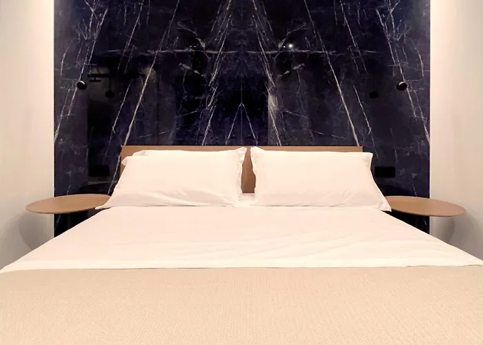 Luxury בית הארחה